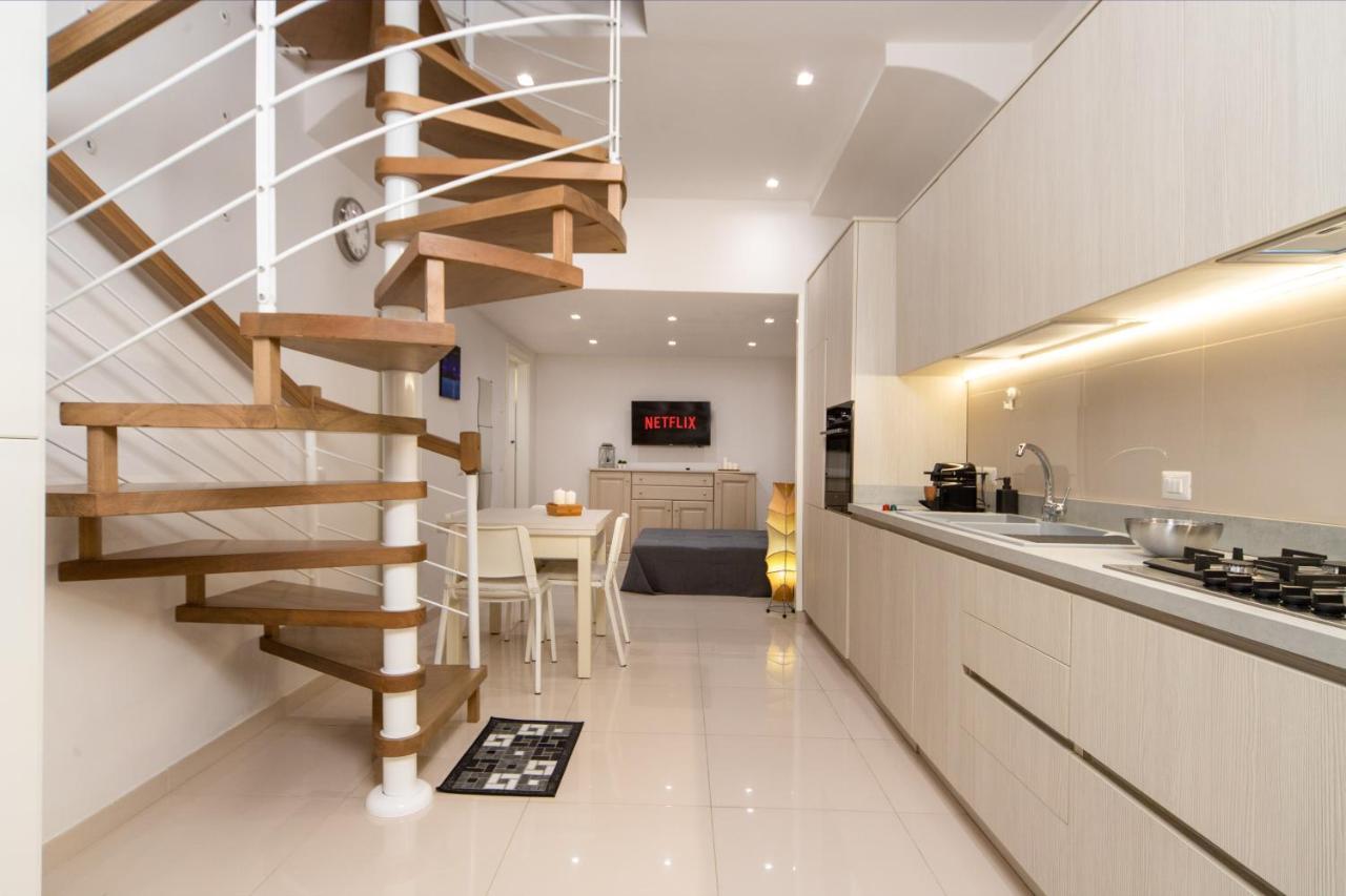 Centro Storico - Casa Con Wi-Fi E 4 Posti Letto In Via Dei Tribunali Appartement Napels Buitenkant foto