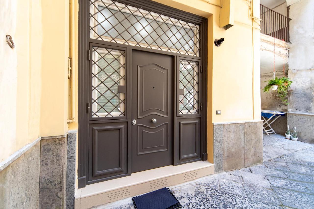 Centro Storico - Casa Con Wi-Fi E 4 Posti Letto In Via Dei Tribunali Appartement Napels Buitenkant foto