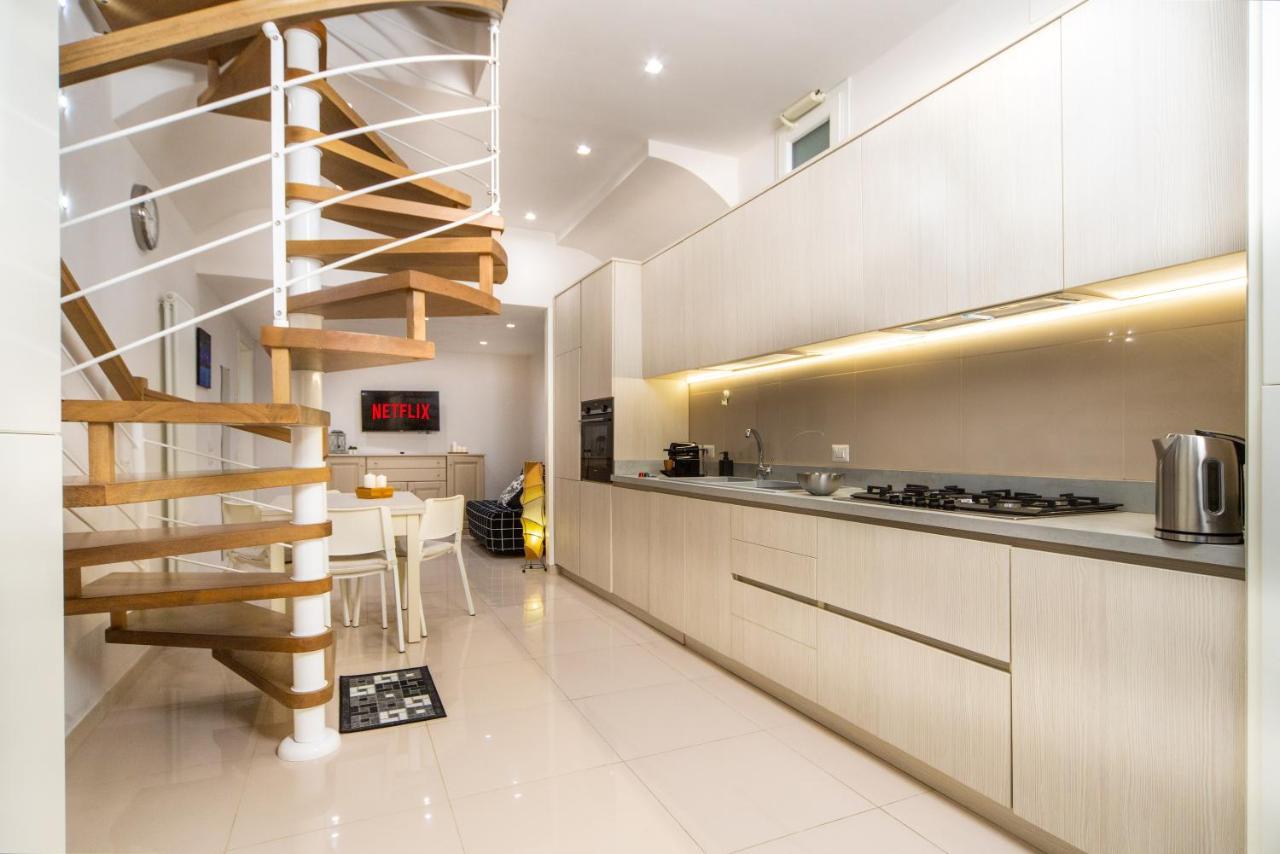 Centro Storico - Casa Con Wi-Fi E 4 Posti Letto In Via Dei Tribunali Appartement Napels Buitenkant foto
