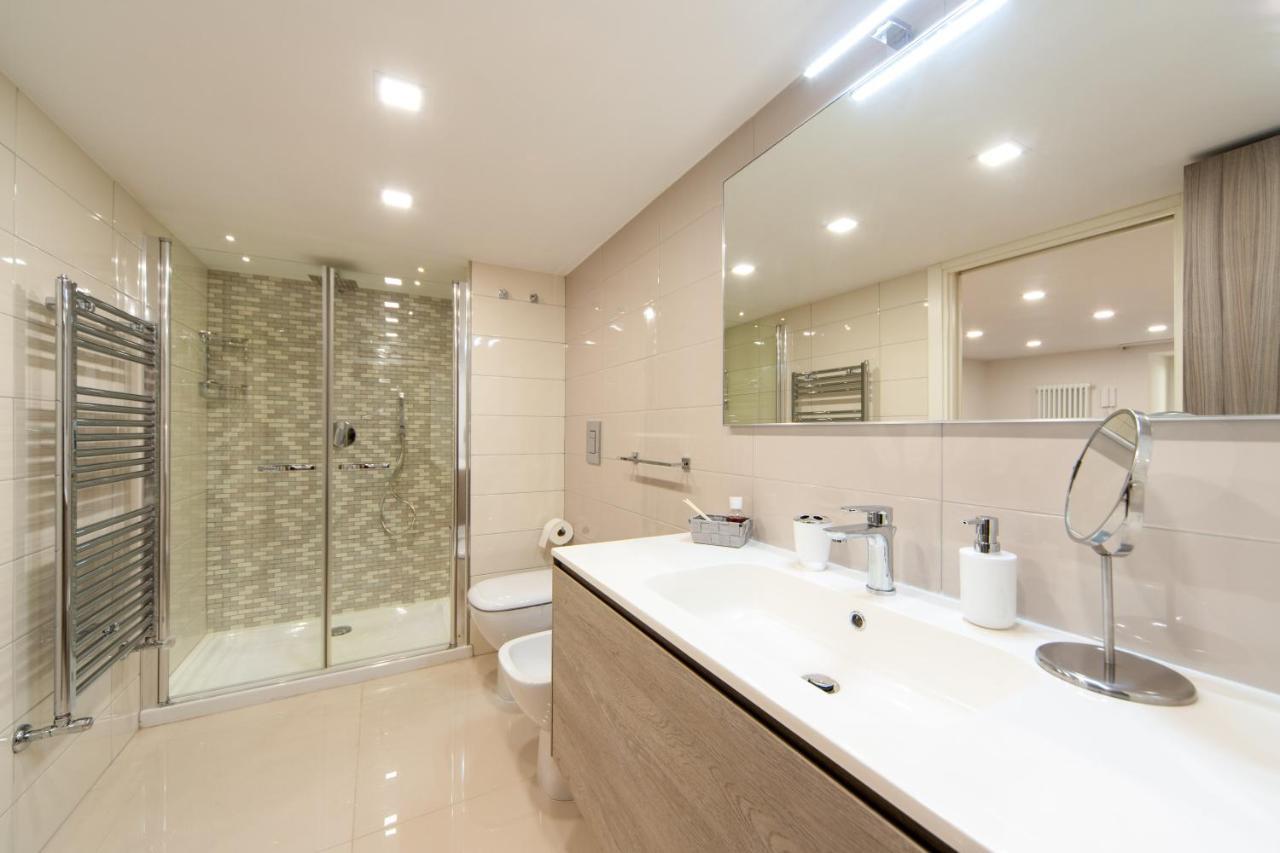 Centro Storico - Casa Con Wi-Fi E 4 Posti Letto In Via Dei Tribunali Appartement Napels Buitenkant foto