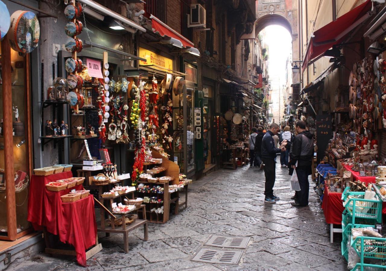 Centro Storico - Casa Con Wi-Fi E 4 Posti Letto In Via Dei Tribunali Appartement Napels Buitenkant foto